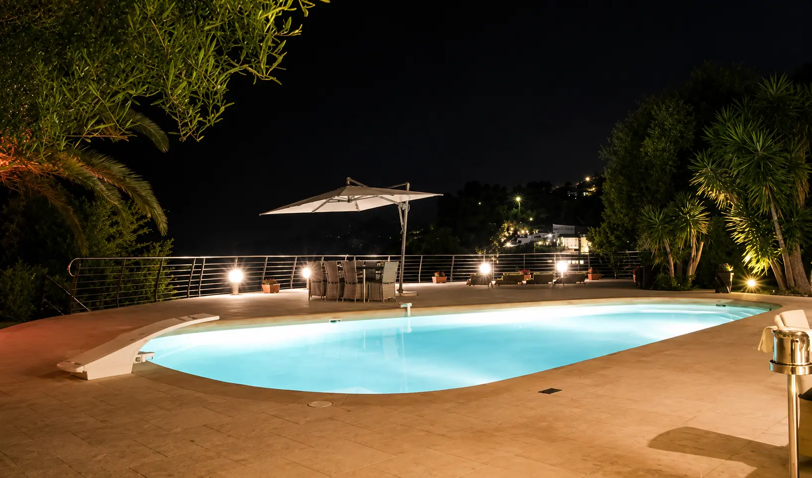 The pool at Villa Oxygène